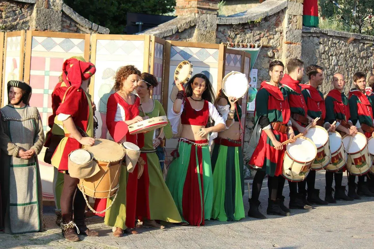Novus Amor durante feste e rievocazioni medievali, fotografia 3